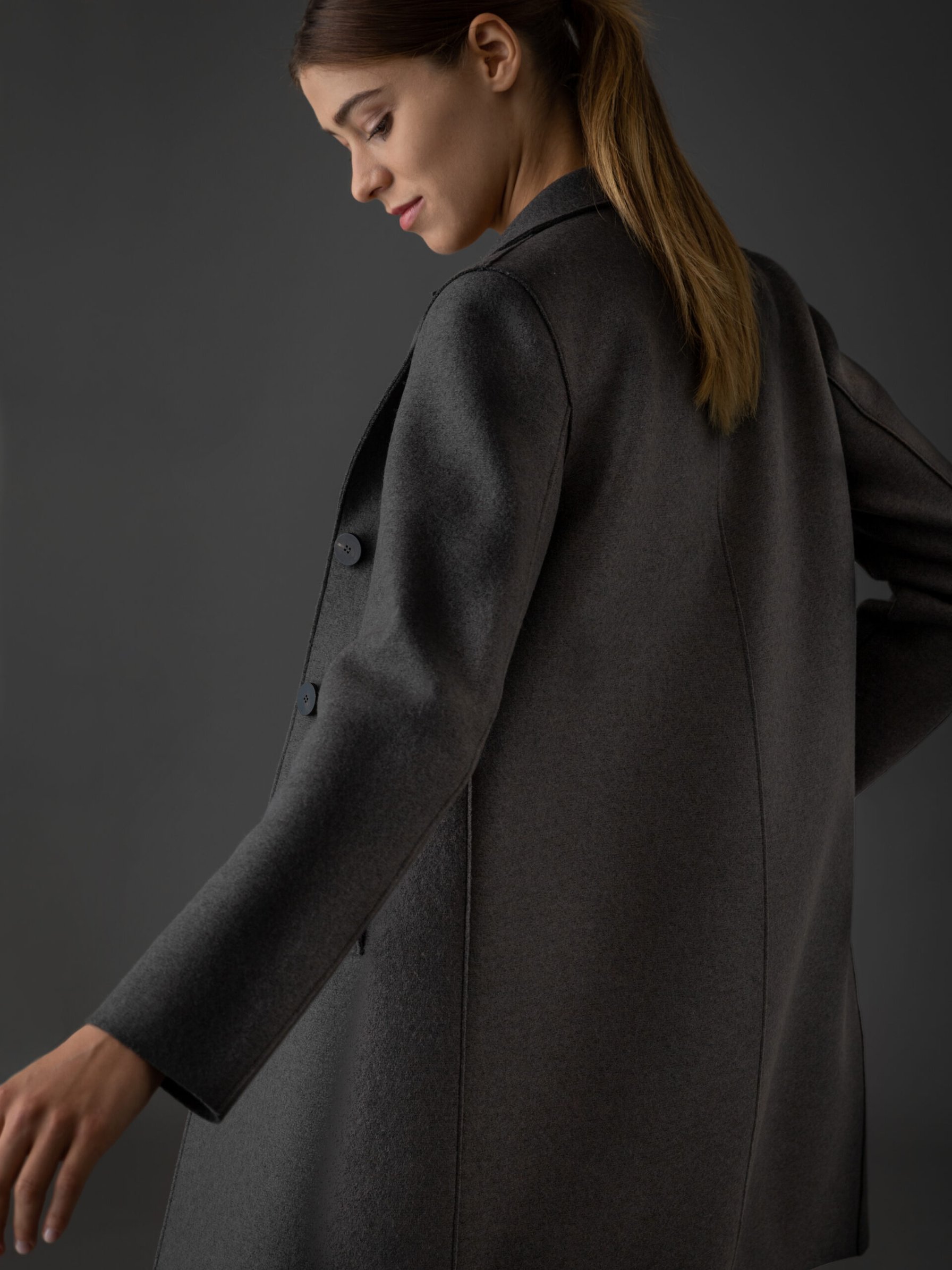 Detailansicht von Schurwollmantel von HARRIS WHARF LONDON