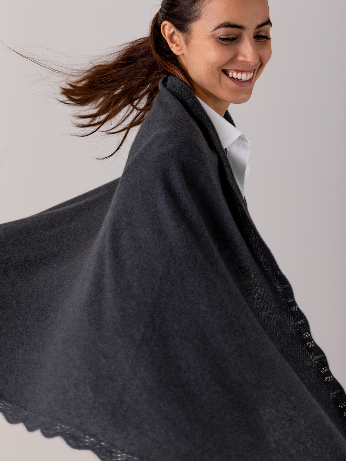 Detailansicht von Stola aus Cashmere von DANIELS