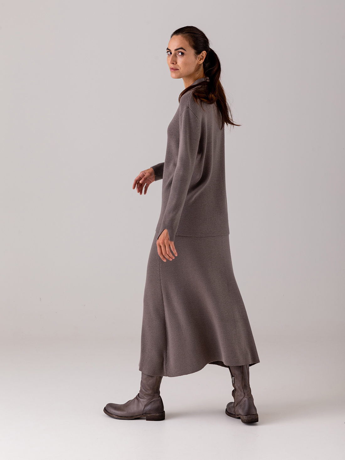 Detailansicht von Maxi-Rock aus Merinowolle von DANIELS