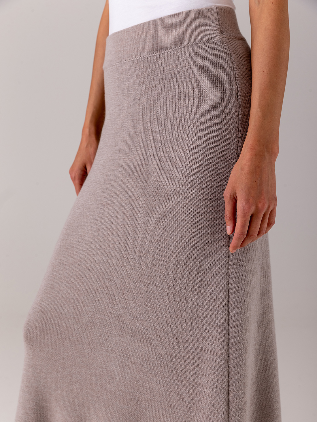 Detailansicht von Maxi-Rock aus Merinowolle von DANIELS