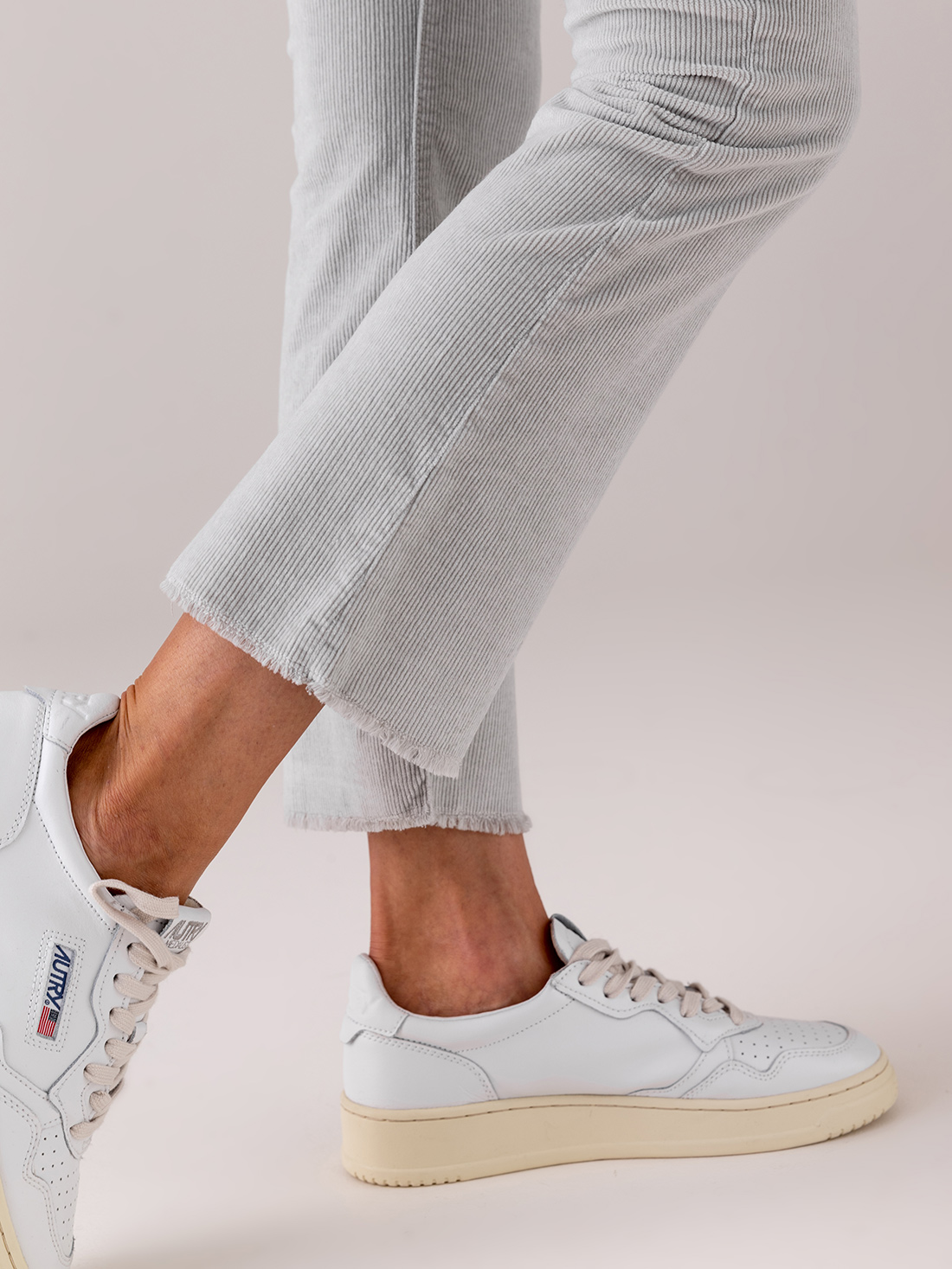 Detailansicht von Flared Cordhose von NINE IN THE MORNING