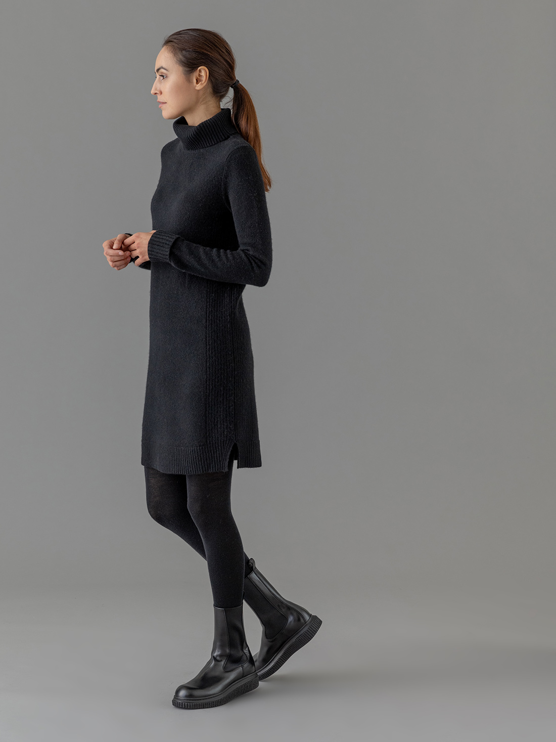 Detailansicht von Midi-Strickkleid aus Wolle von DANIELS