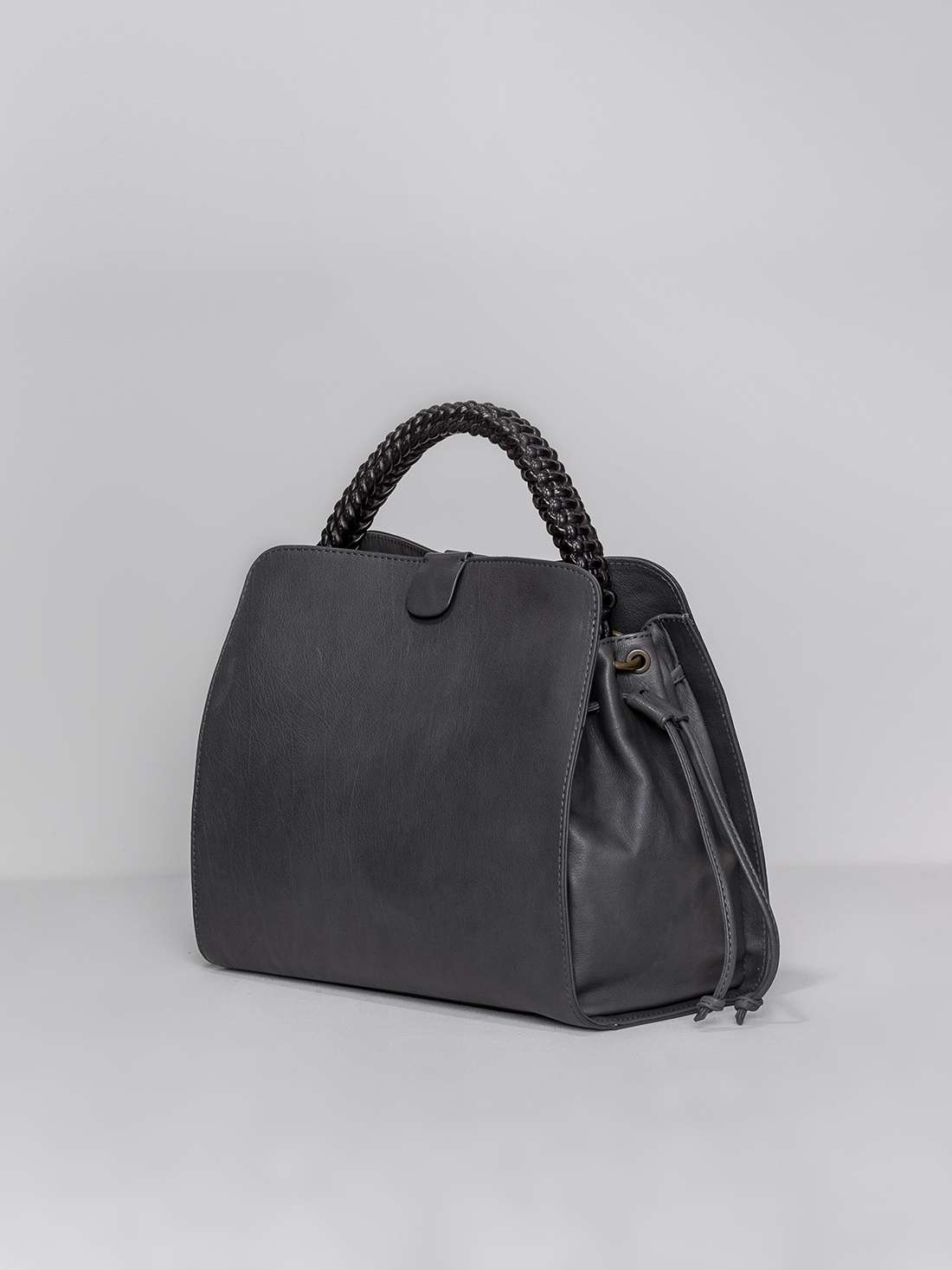 Detailansicht von Handtasche aus Leder von OFFICINE CREATIVE