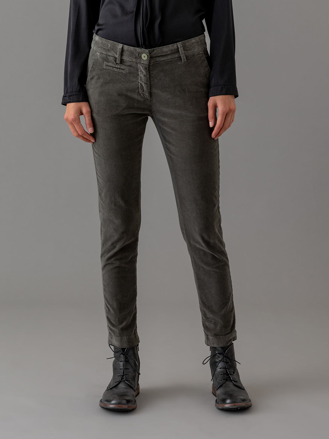 Detailansicht von Chinohose aus Samt von MASON’S