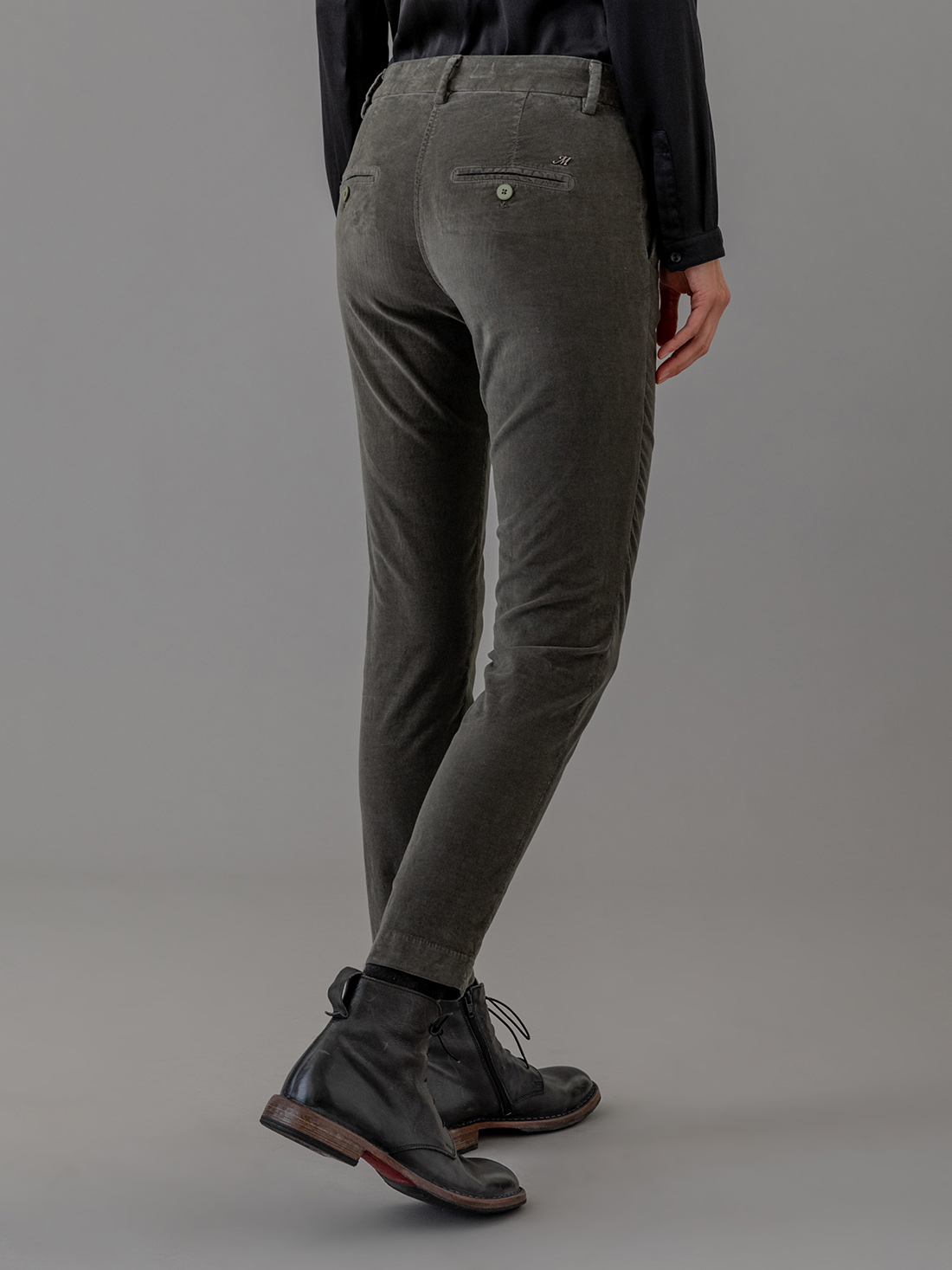 Detailansicht von Chinohose aus Samt von MASON’S