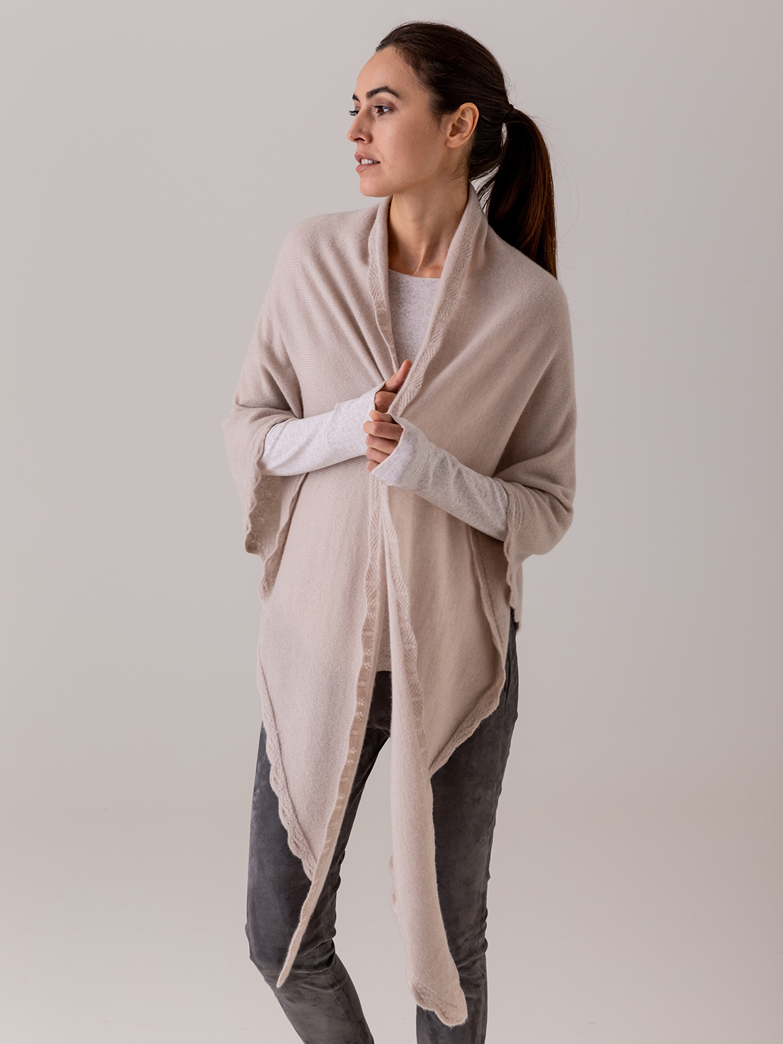 Detailansicht von Stola aus Cashmere von DANIELS