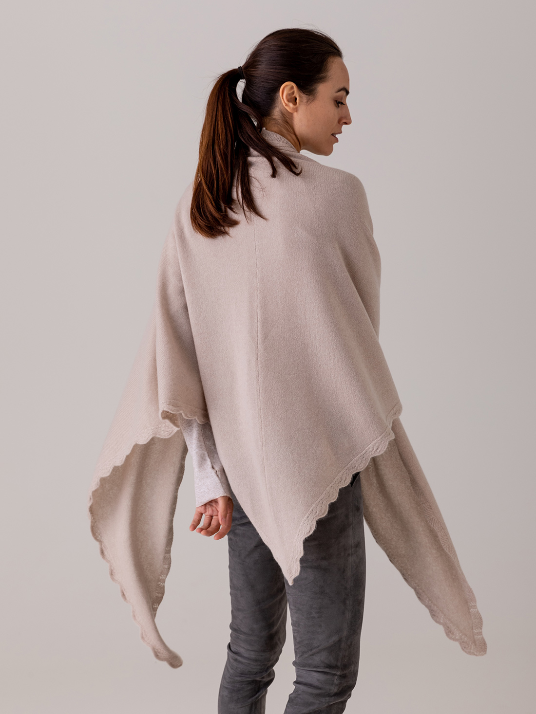 Detailansicht von Stola aus Cashmere von DANIELS