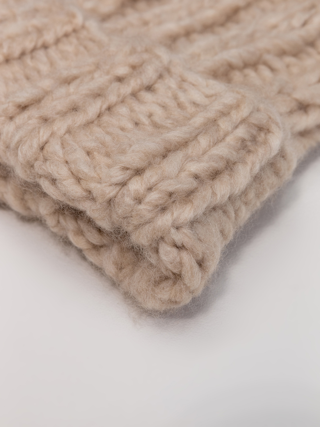 Detailansicht von Kaschmir Mütze von ELLA SILLA