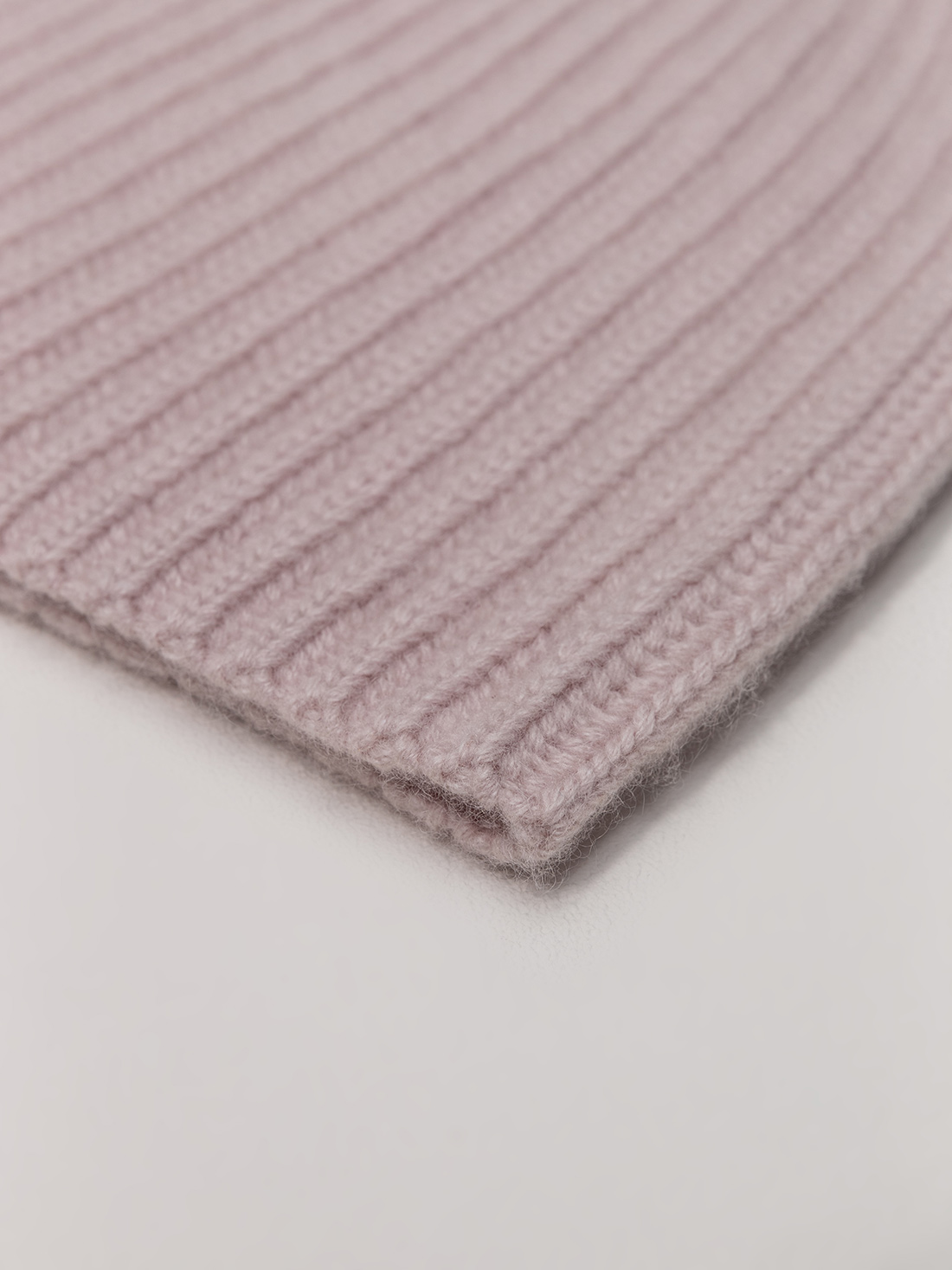 Detailansicht von Mütze aus Cashmere von WARM ME