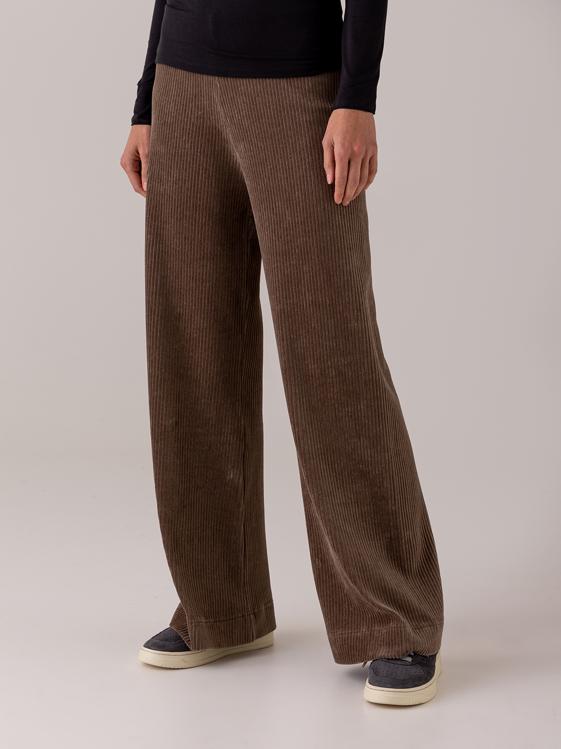 Detailansicht von Weite Hose aus Cord von DANIELS