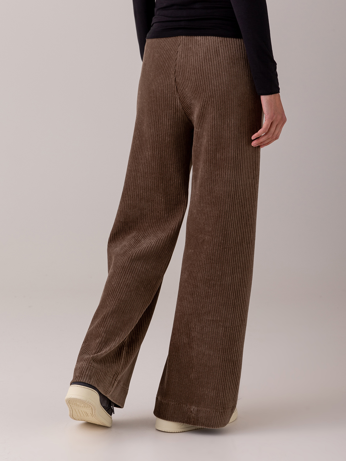 Detailansicht von Weite Hose aus Cord von DANIELS