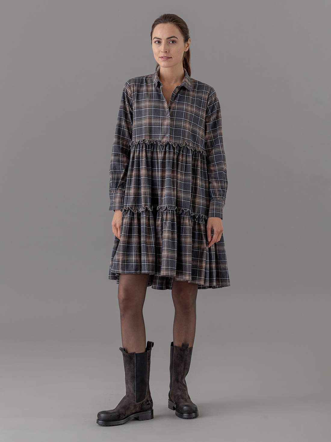 Detailansicht von Weites Kleid von AGLINI