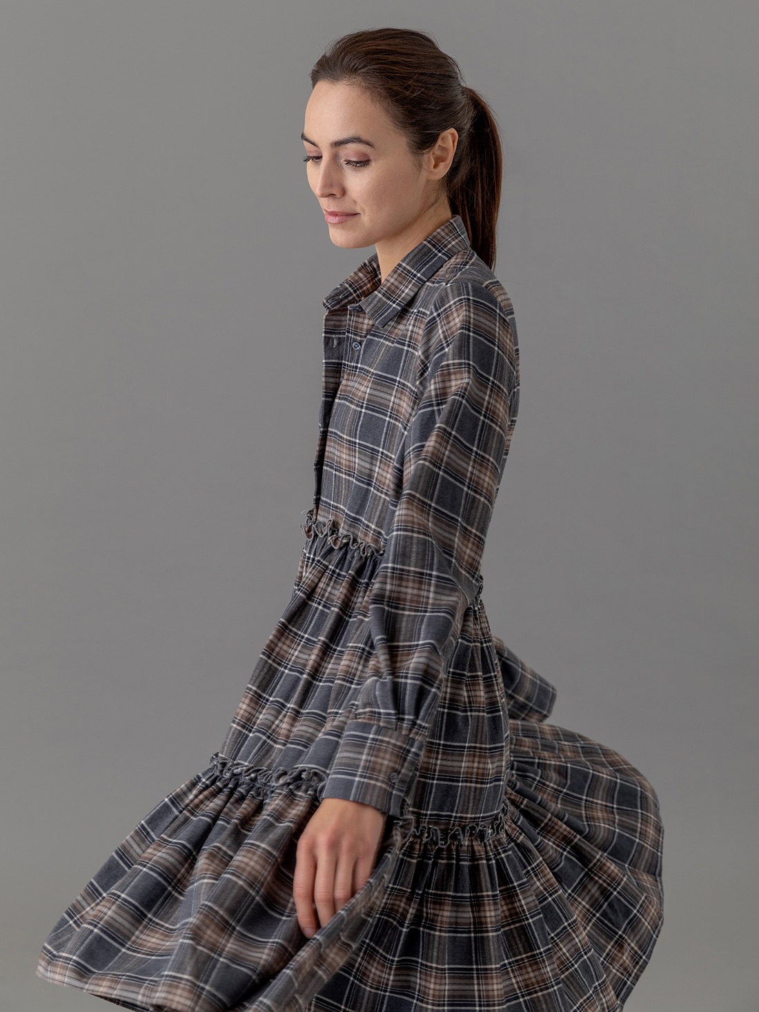 Detailansicht von Weites Kleid von AGLINI