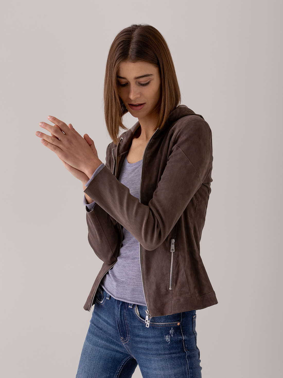 Detailansicht von Velour-Lederjacke von GIORGIO BRATO