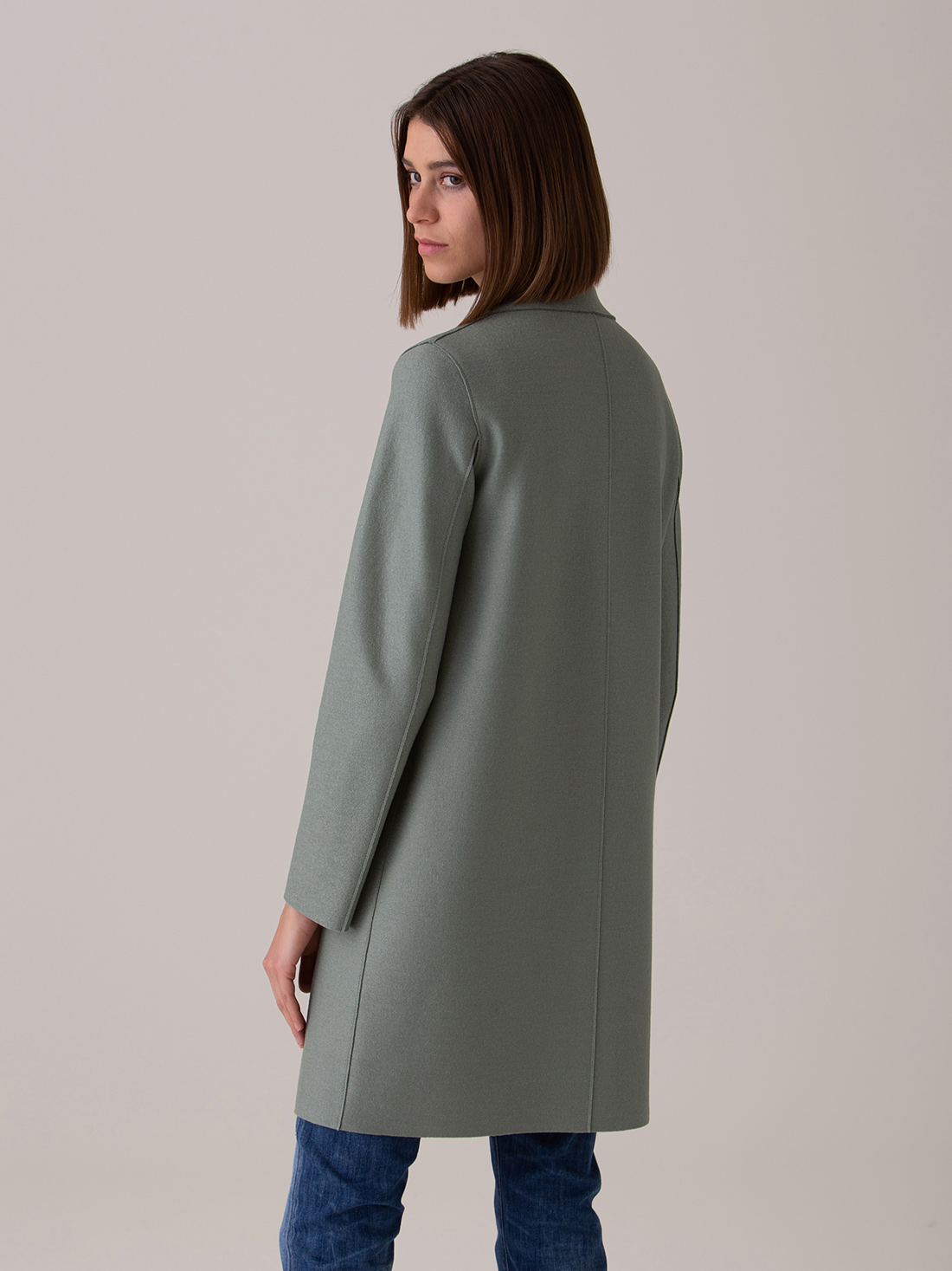 Detailansicht von Schurwollmantel von HARRIS WHARF