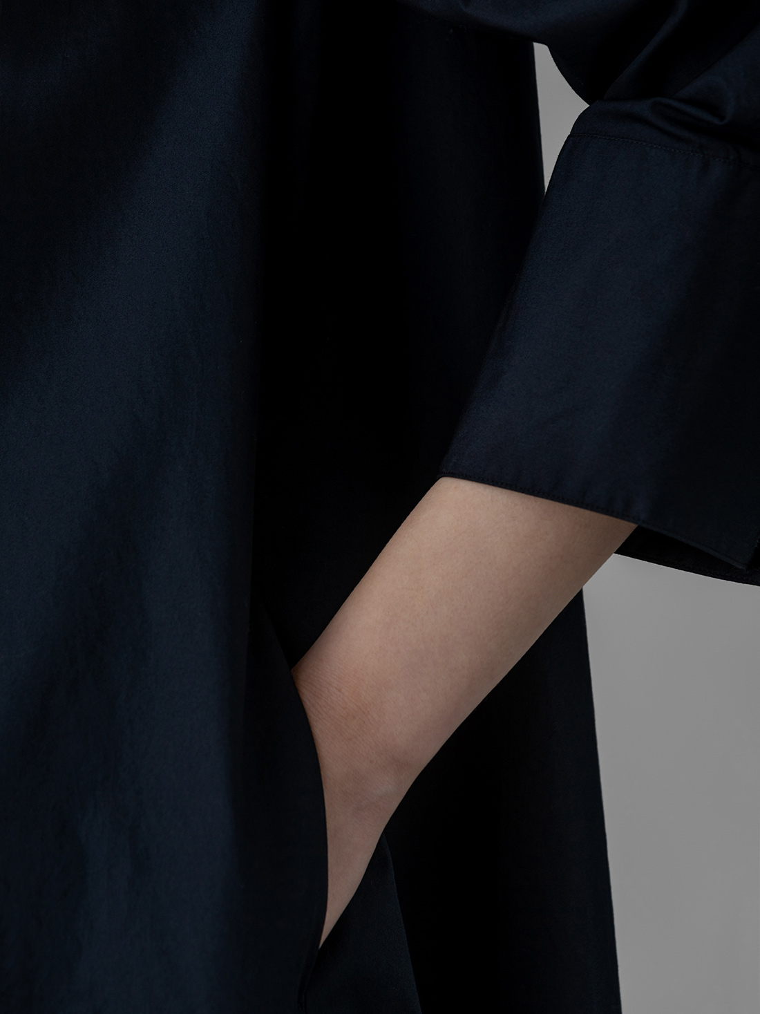 Detailansicht von Midi-Hemdblusenkleid von ROBERT FRIEDMAN