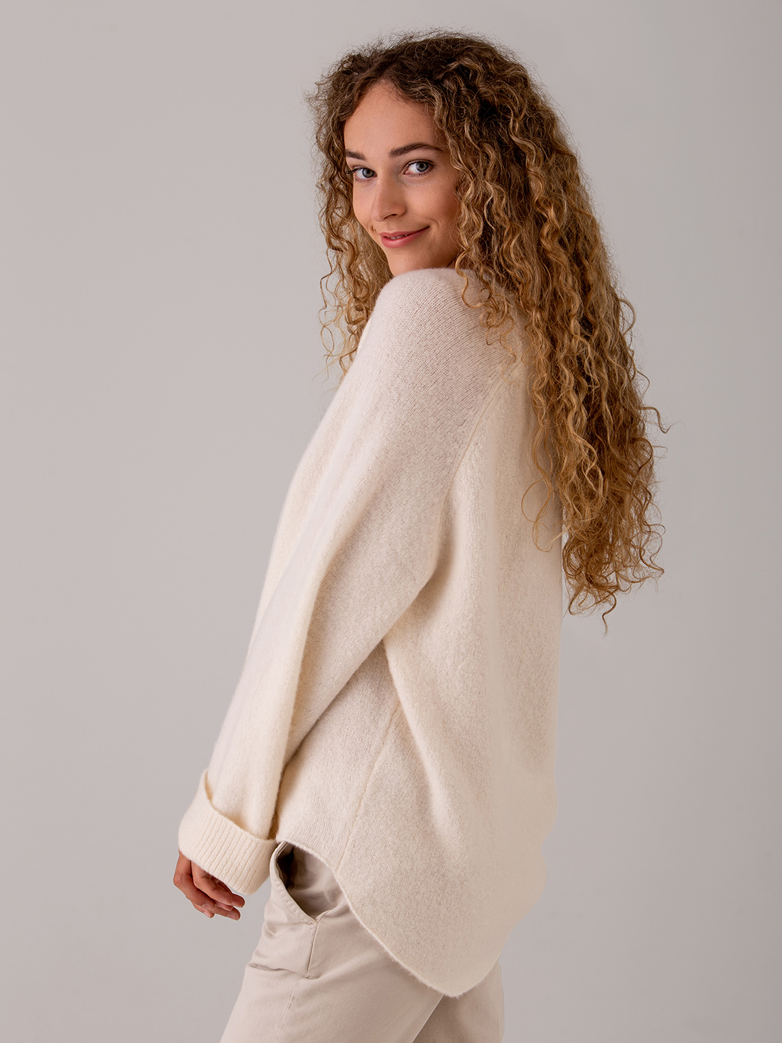 Detailansicht von Weiter Pullover aus Cashmere von DANIELS
