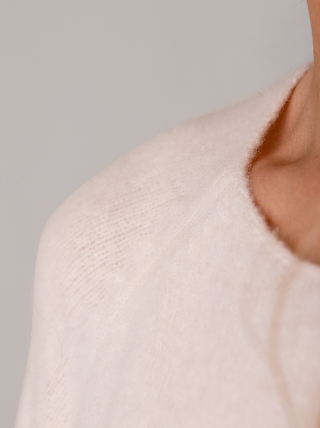 Detailansicht von Weiter Pullover aus Cashmere von DANIELS