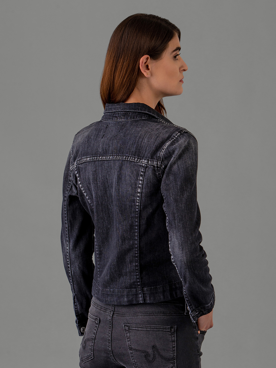 Detailansicht von Jeansjacke von LE TEMPS DES CERISES