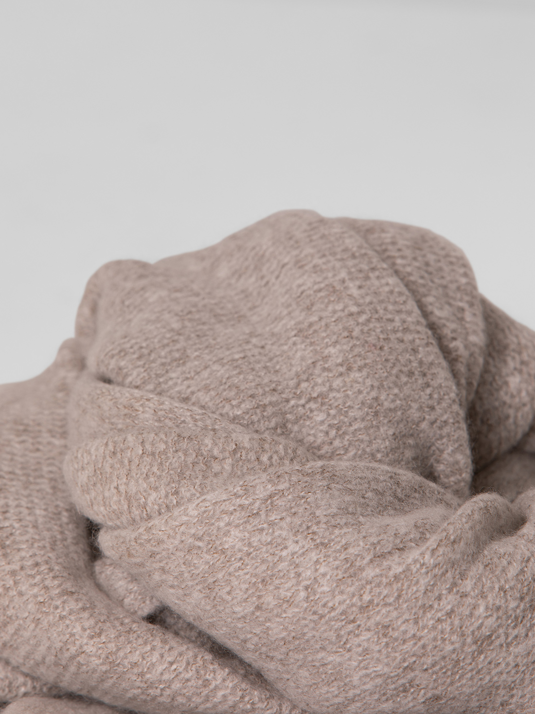 Detailansicht von Schal aus Cashmere von PUR SCHOEN