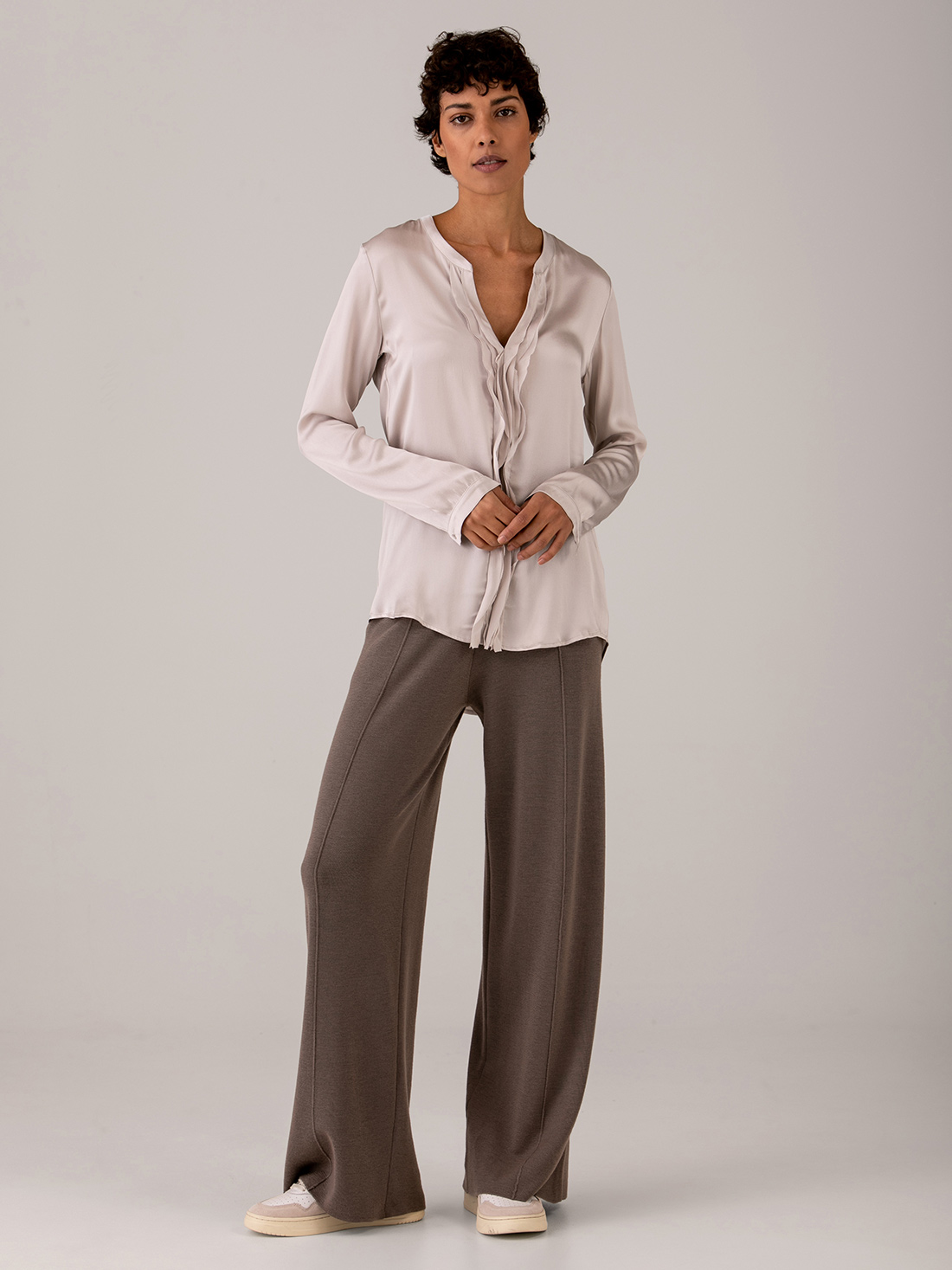 Detailansicht von Weite Hose aus Merinowolle von DANIELS