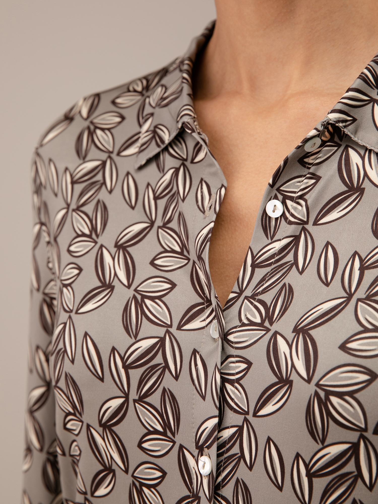 Detailansicht von Gemusterte Bluse von DANIELS