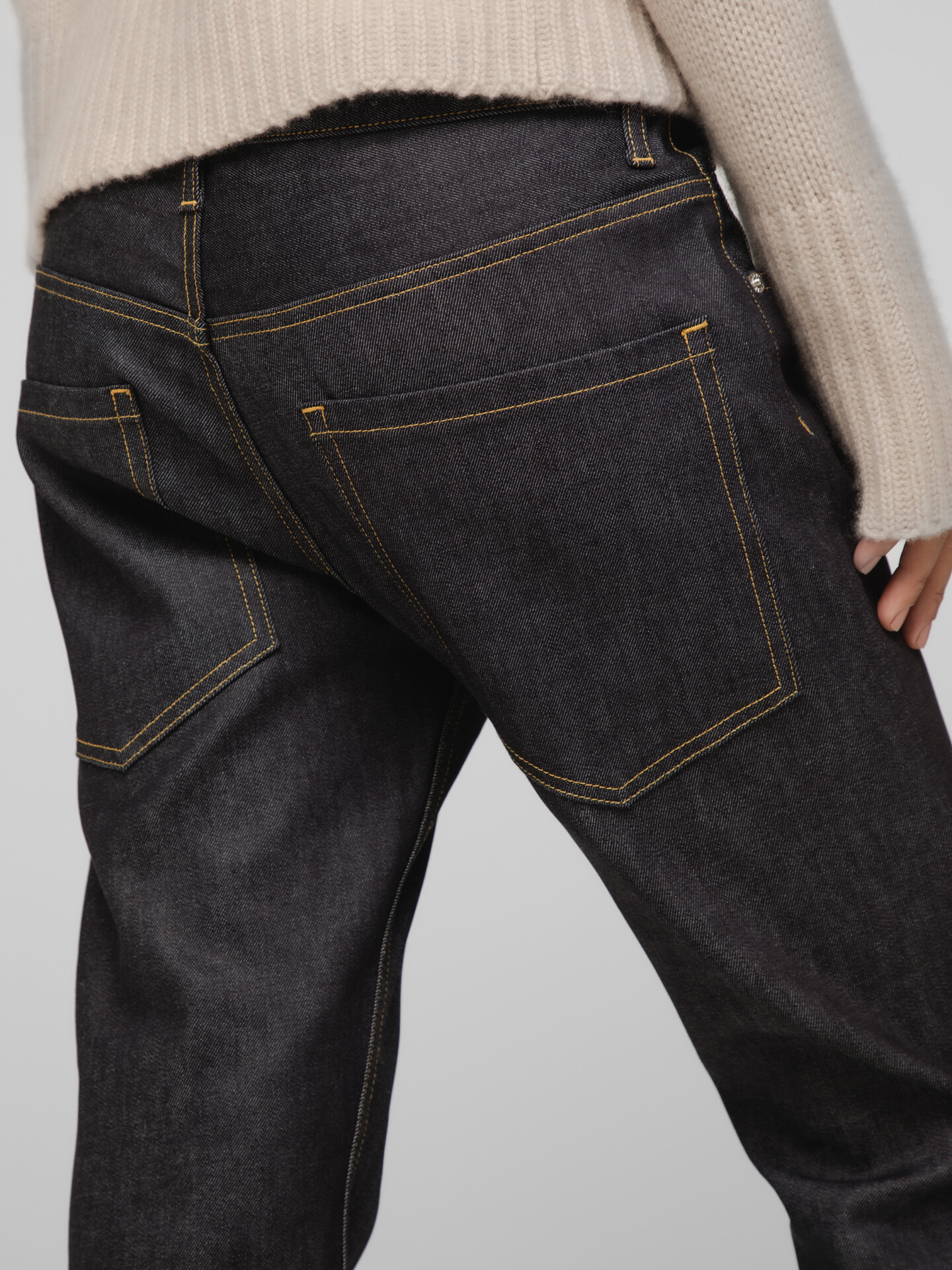 Detailansicht von Boyfriend Jeans von LIS LAREIDA