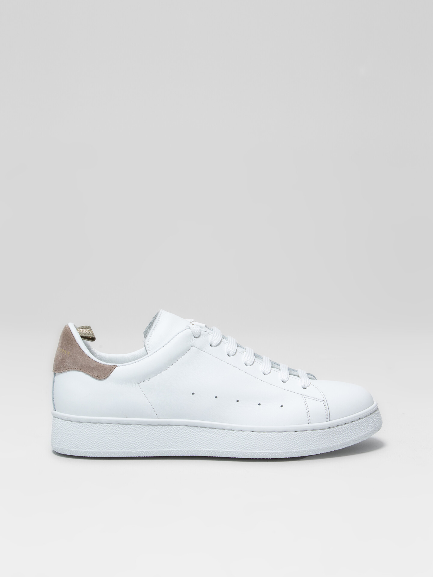 Detailansicht von Sneaker aus Leder von OFFICINE CREATIVE