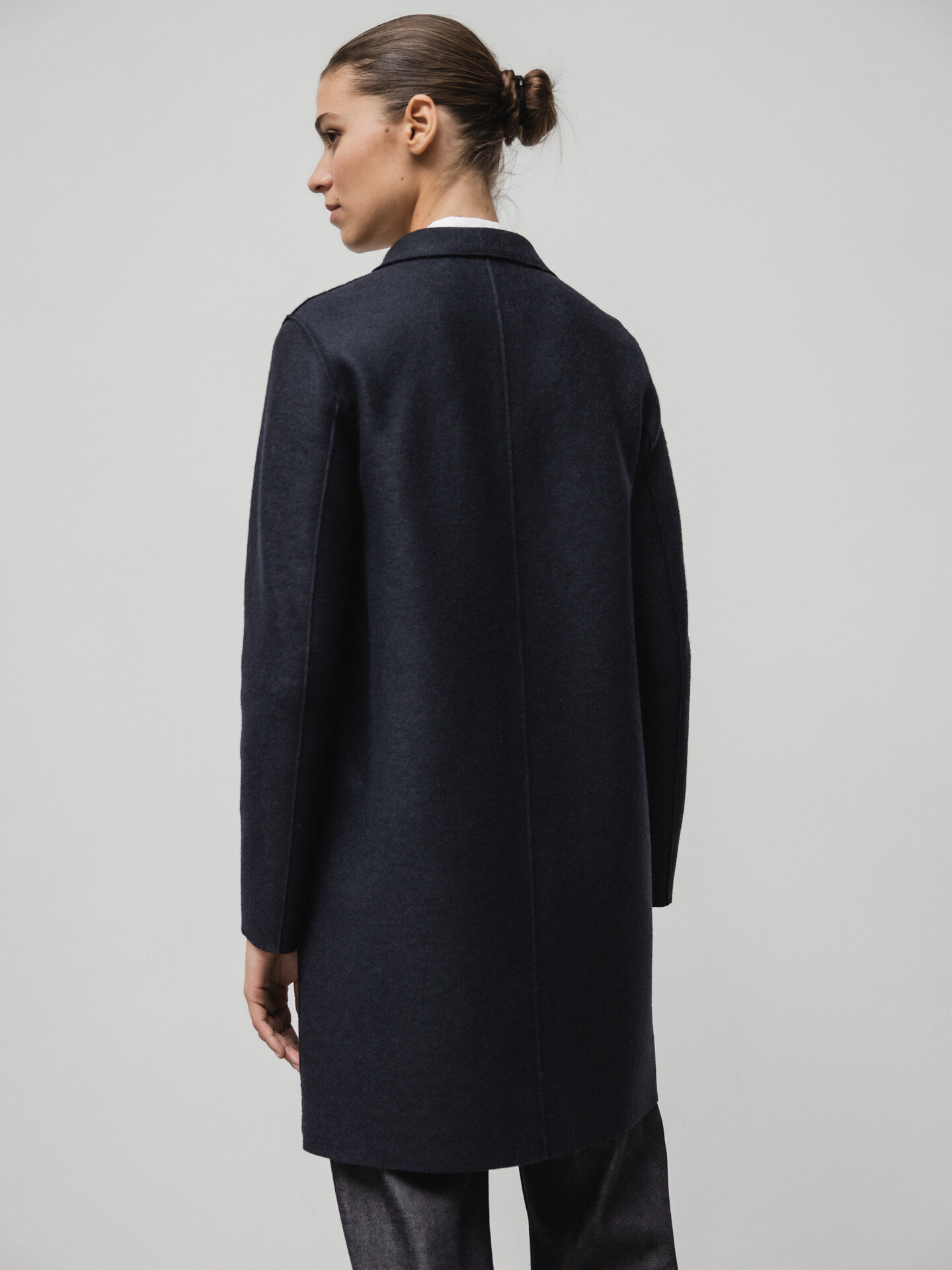 Detailansicht von Schurwollmantel von HARRIS WHARF LONDON