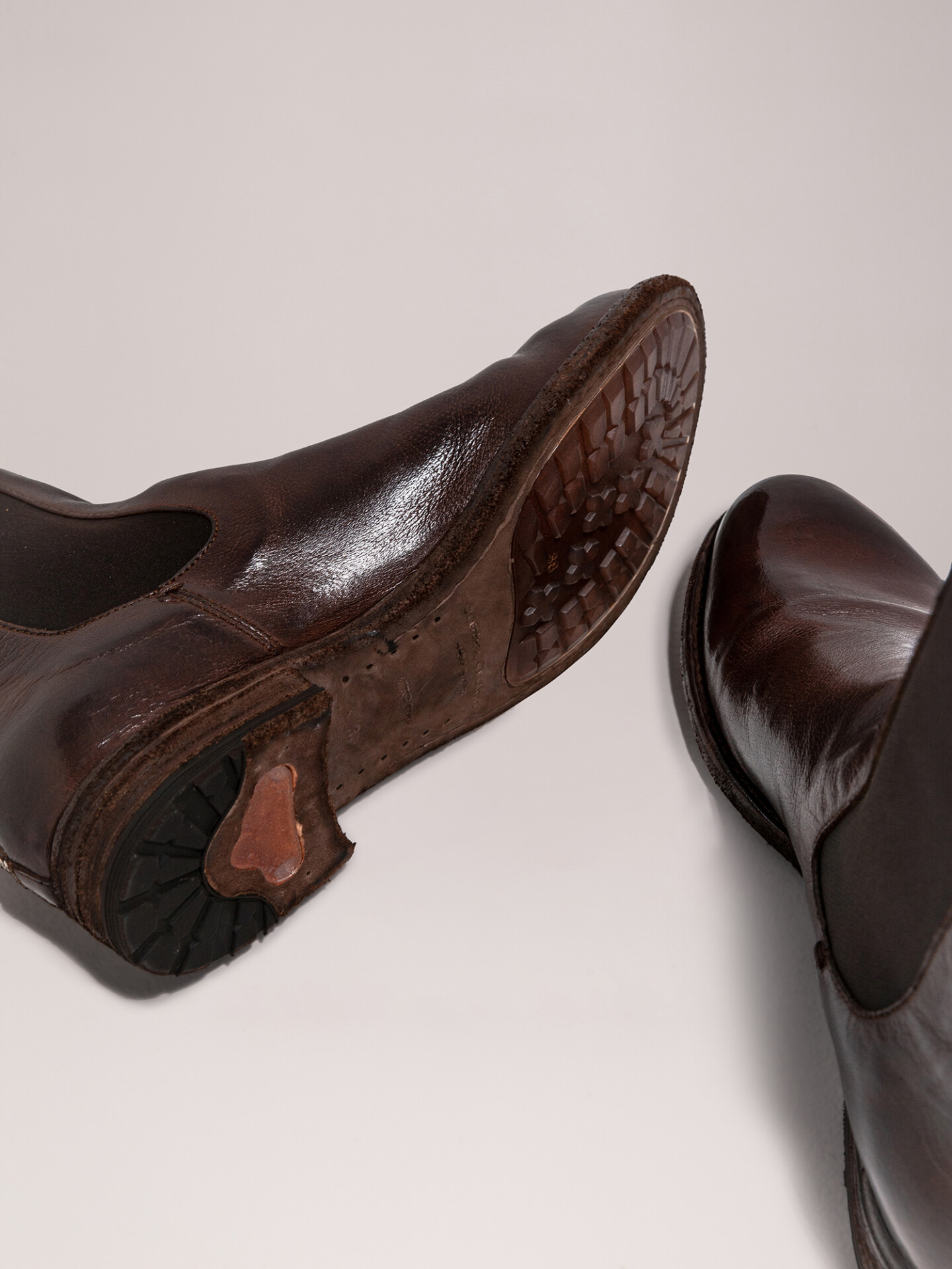 Detailansicht von Lederstiefelette von OFFICINE CREATIVE