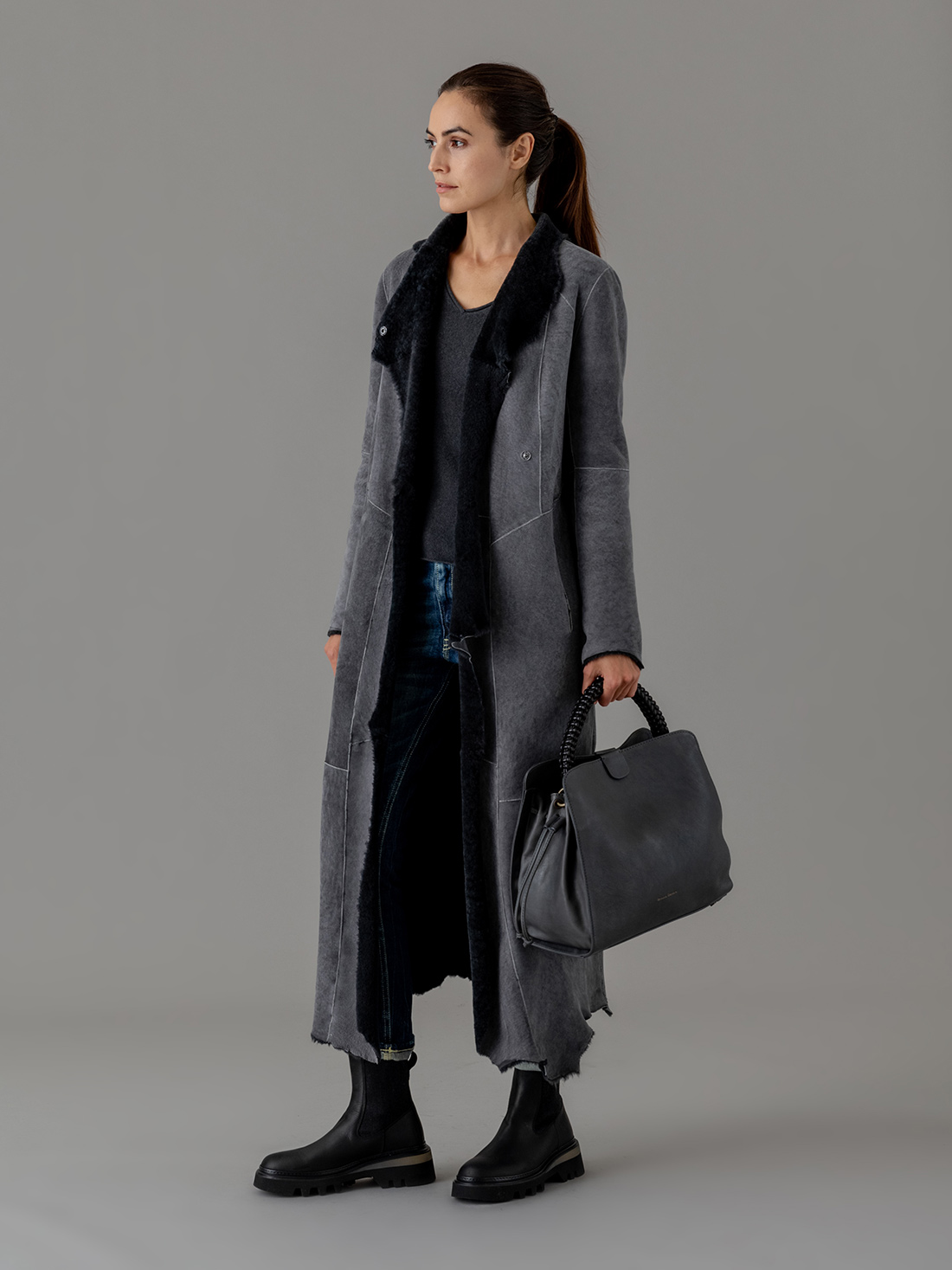 Detailansicht von Wendbarer Lammledermantel von GIORGIO BRATO