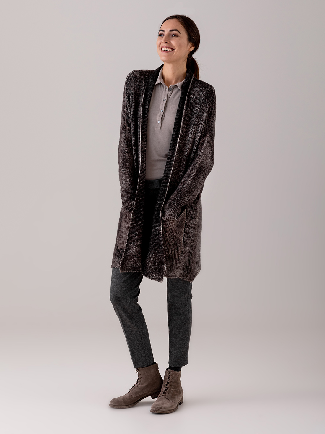 Detailansicht von Cardigan aus Cashmere von AVANT TOI