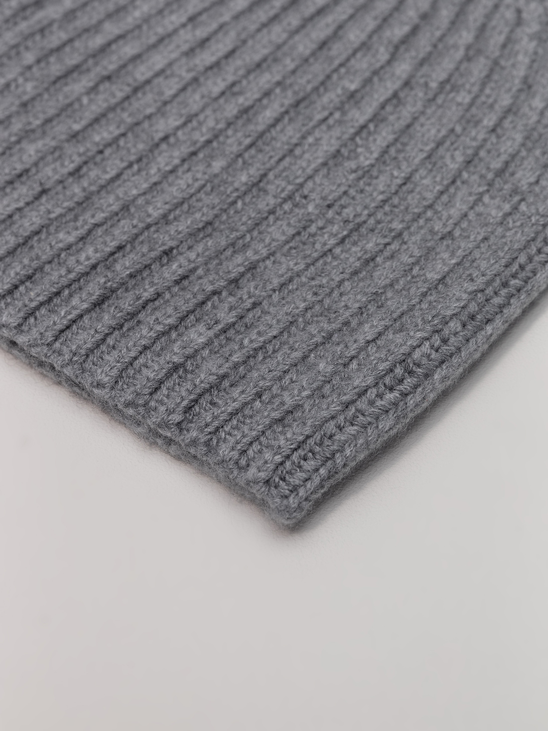 Detailansicht von Mütze aus Cashmere von WARM ME