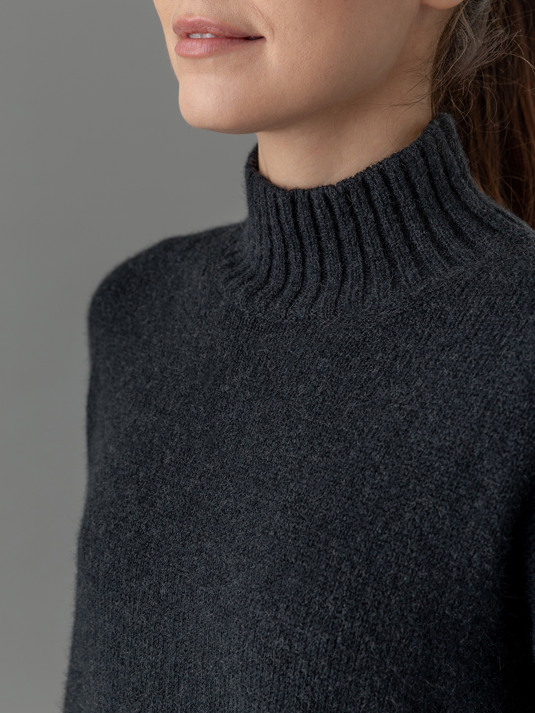 Detailansicht von Pullover mit Turtleneck von ROBERTO COLLINA