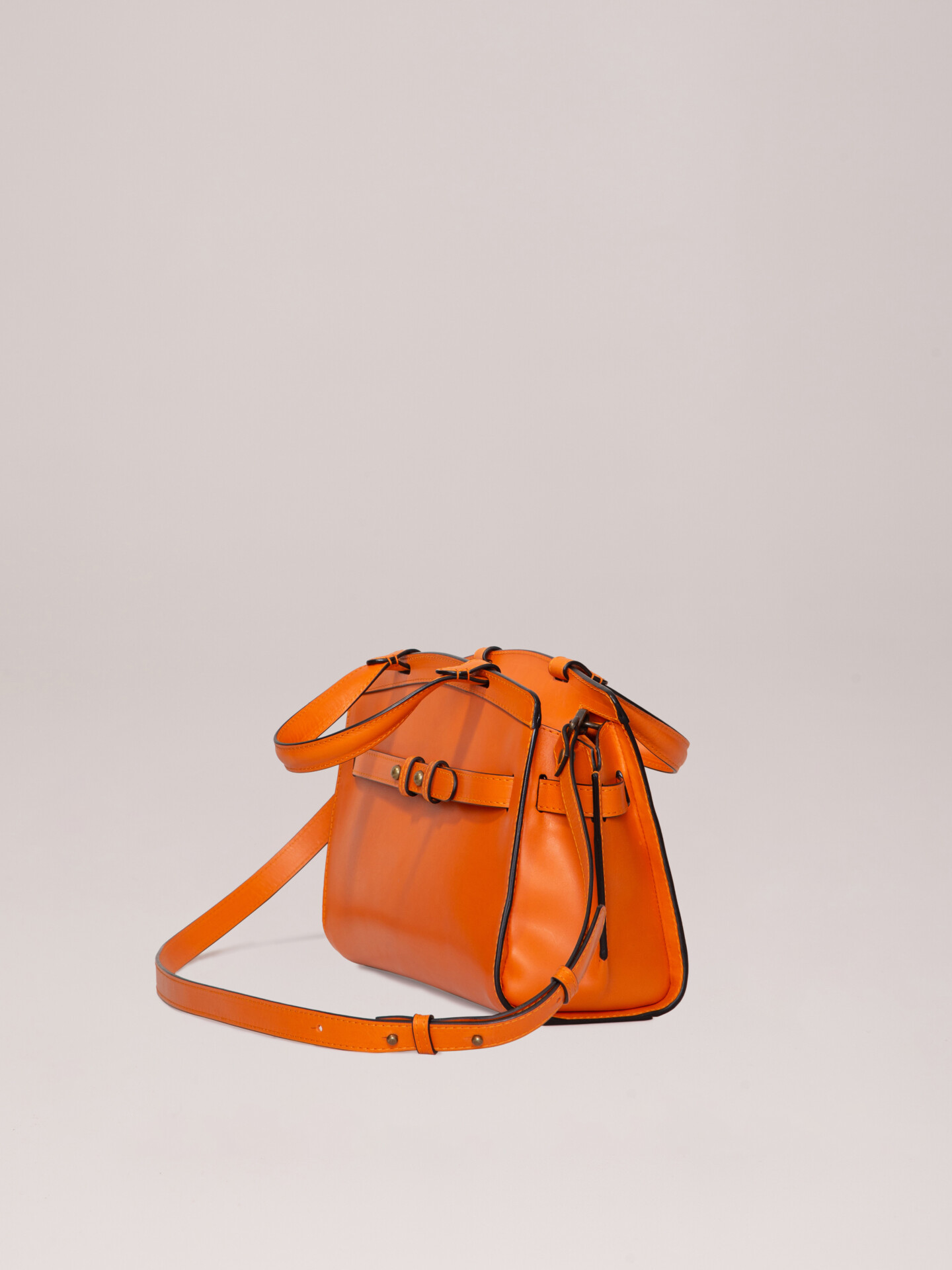 Detailansicht von Handtasche aus Leder von OFFICINE CREATIVE