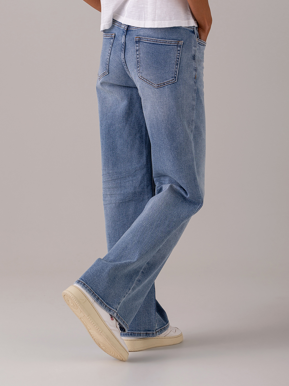 Detailansicht von Straight Leg Jeans von CIRCLE OF TRUST