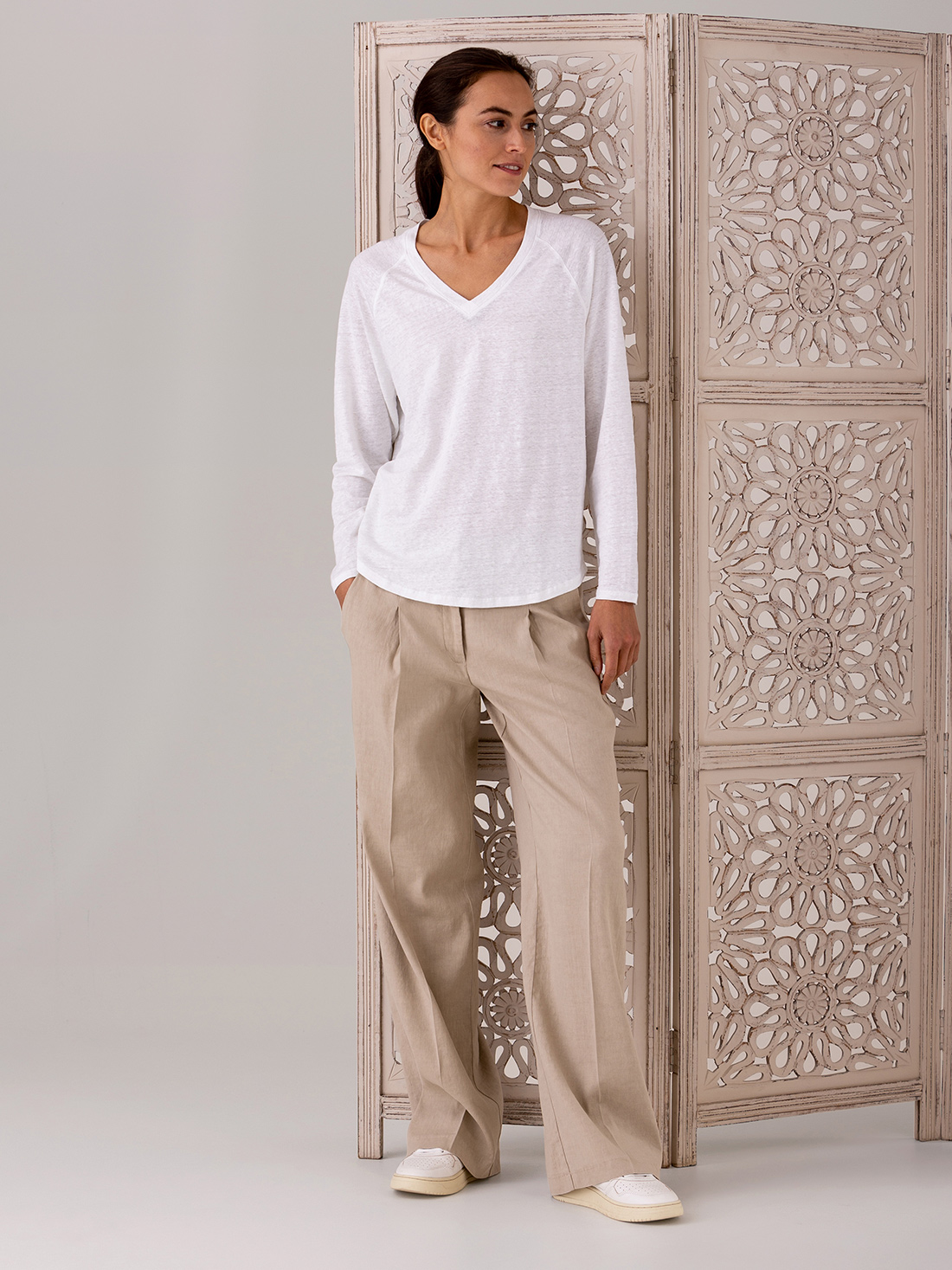 Detailansicht von Langarmshirt aus Leinen von UNIVERSEL