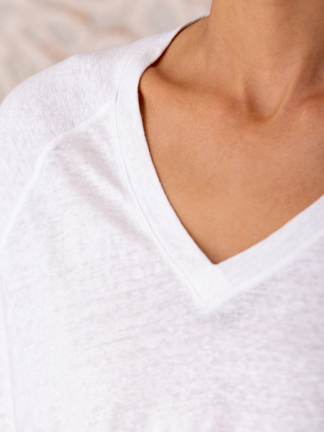 Detailansicht von Langarmshirt aus Leinen von UNIVERSEL