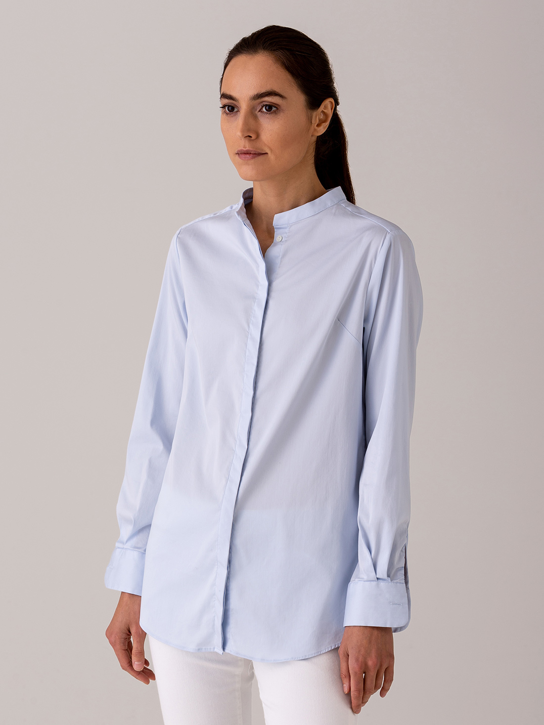 Detailansicht von Bluse mit Stehkragen von AGLINI