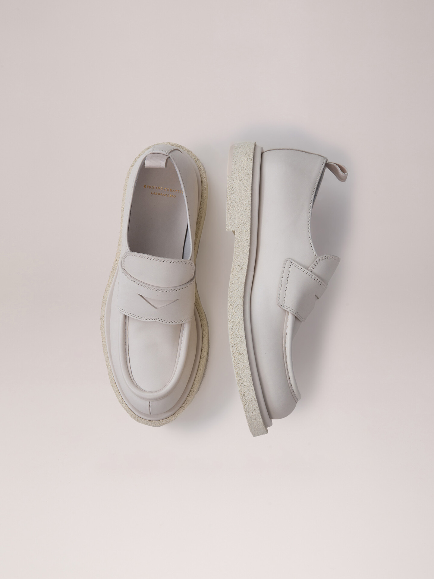 Detailansicht von Loafers aus Leder von OFFICINE CREATIVE