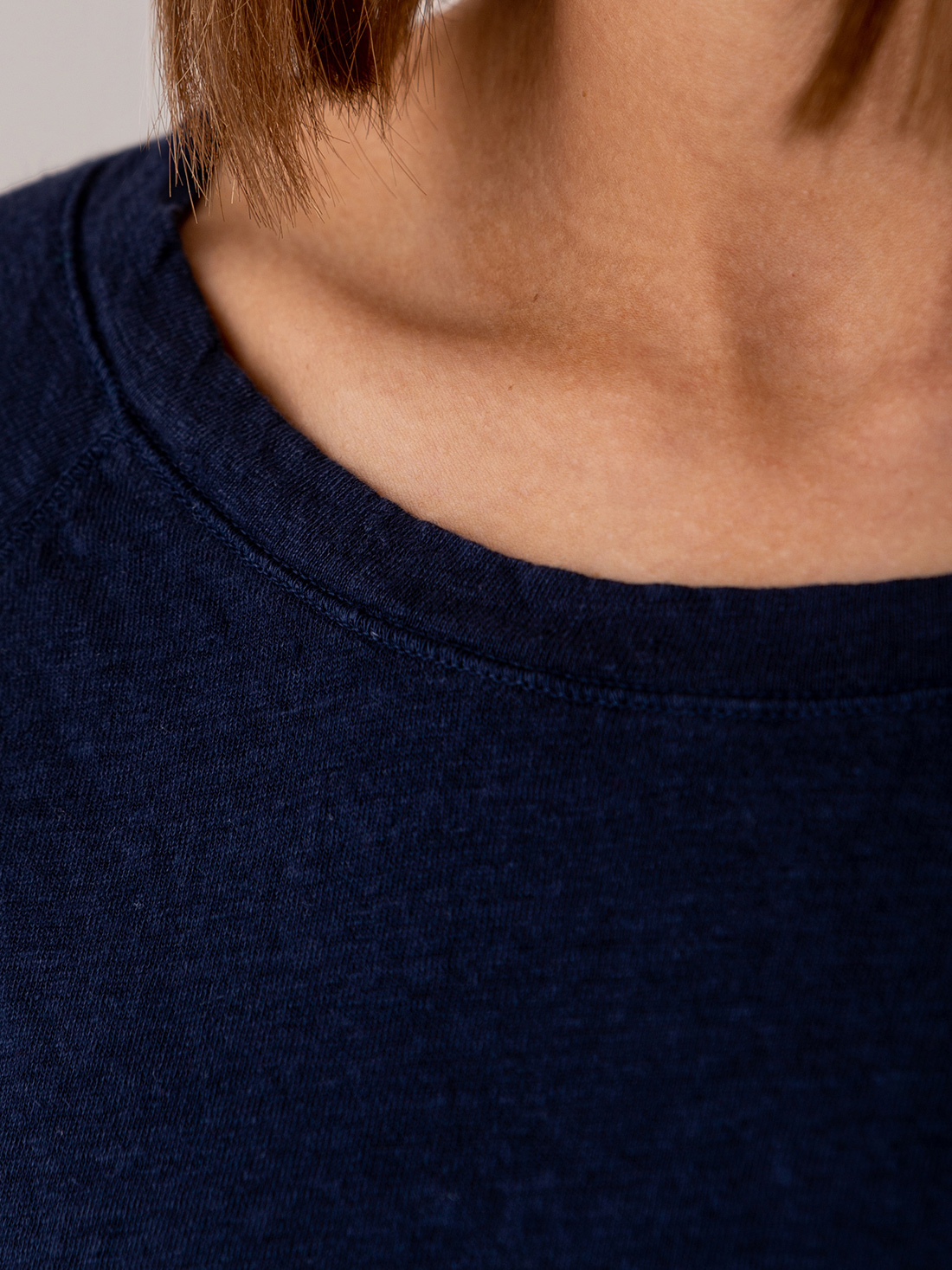 Detailansicht von Langarmshirt aus Leinen von UNIVERSEL