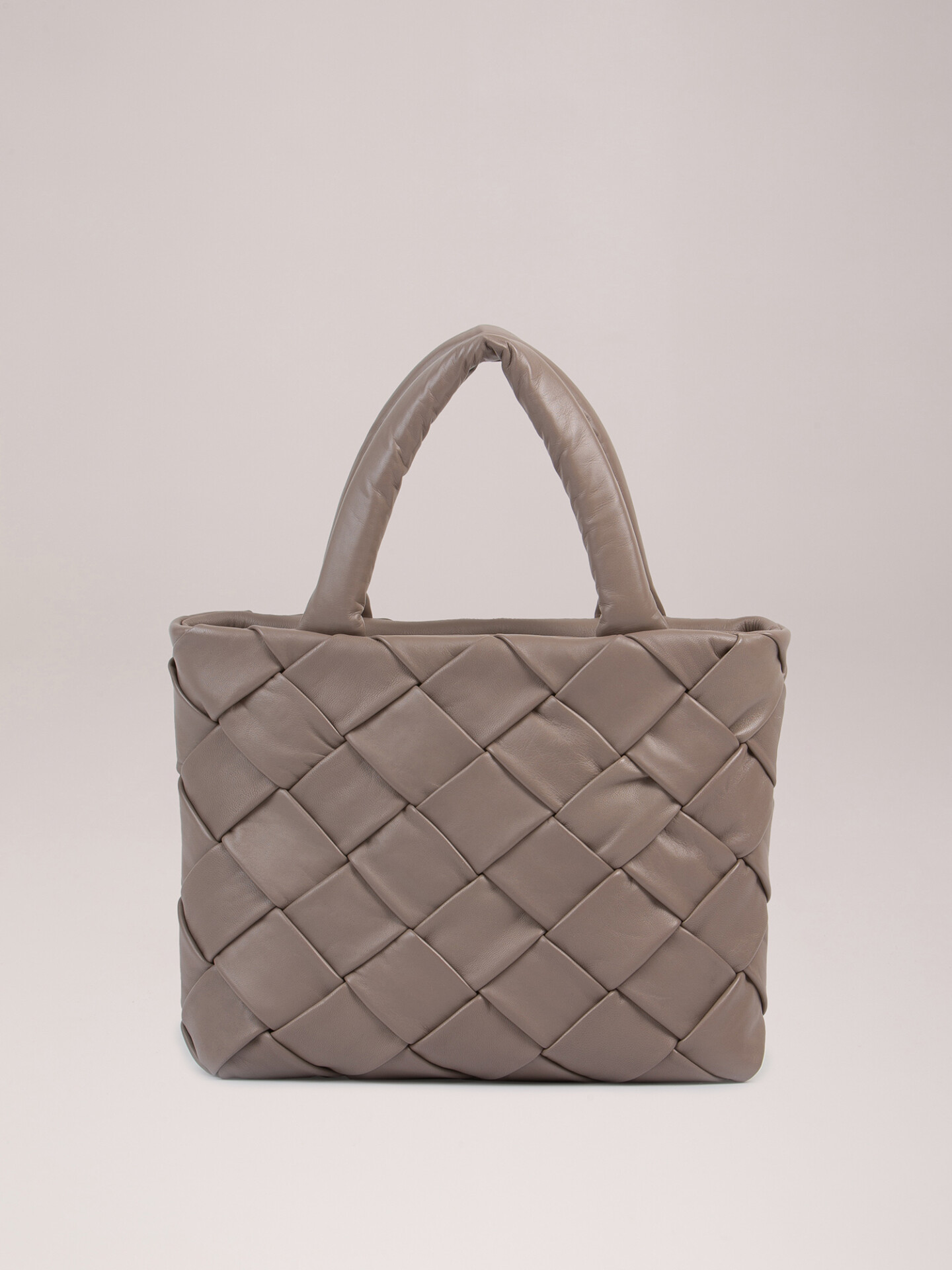 Detailansicht von Geflochtene Lederhandtasche von OFFICINE CREATIVE