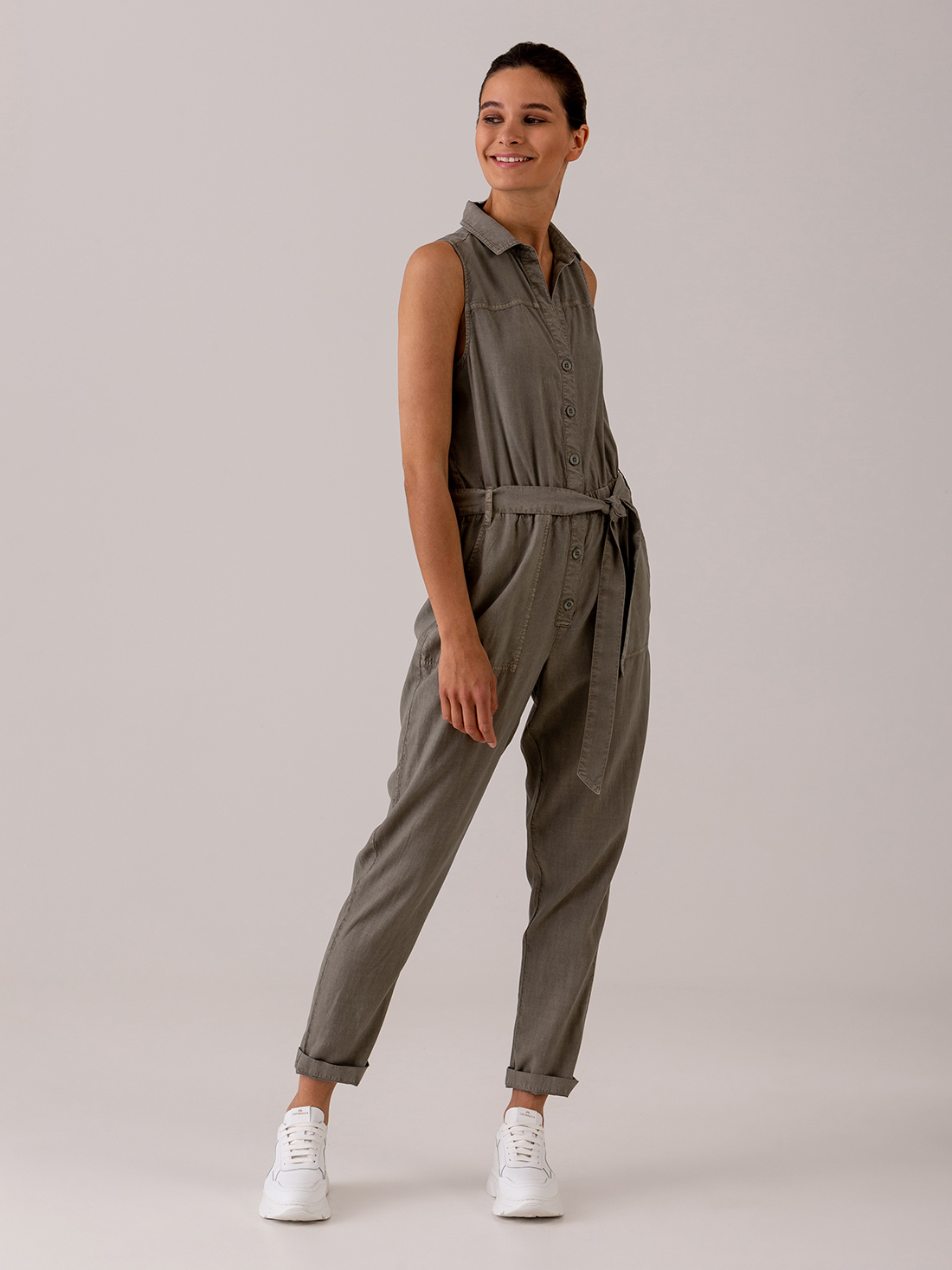 Detailansicht von Langer Jumpsuit von BELLA DAHL