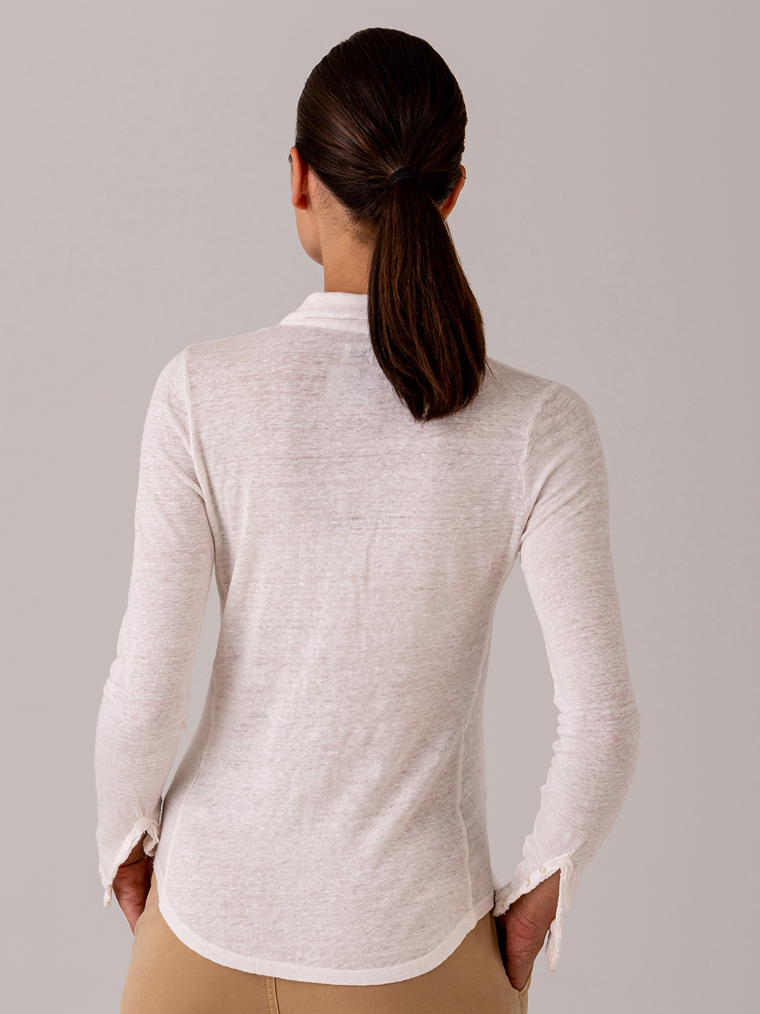 Detailansicht von Langarm-Poloshirt aus Leinen von DANIELS