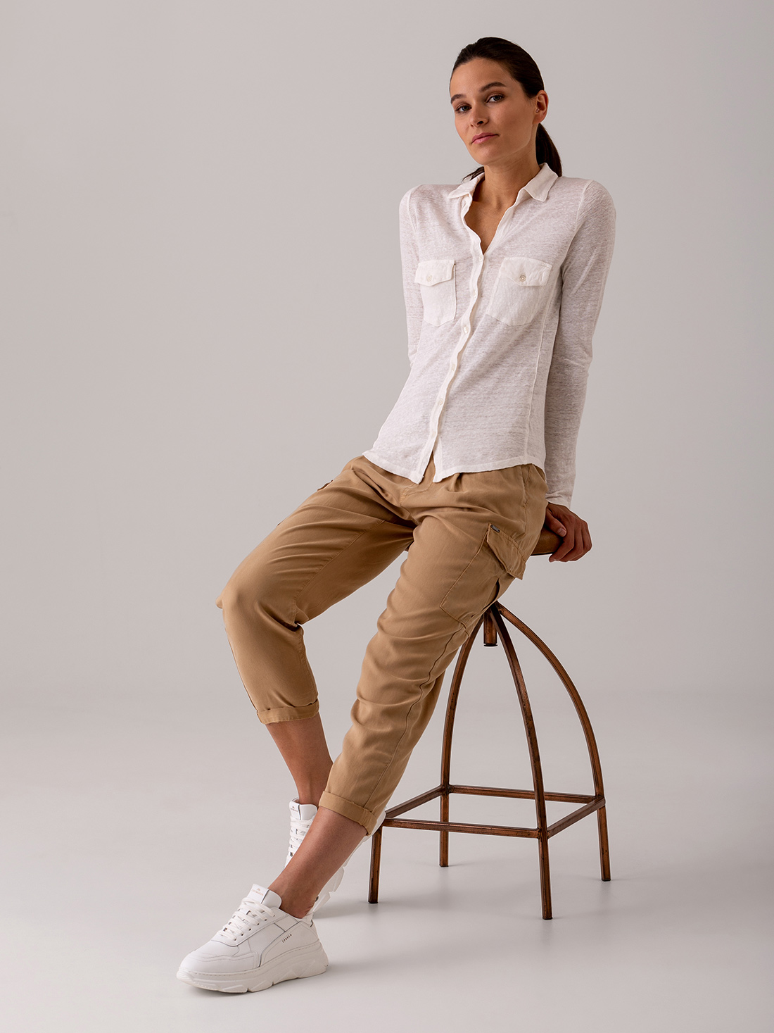 Detailansicht von Langarm-Poloshirt aus Leinen von DANIELS