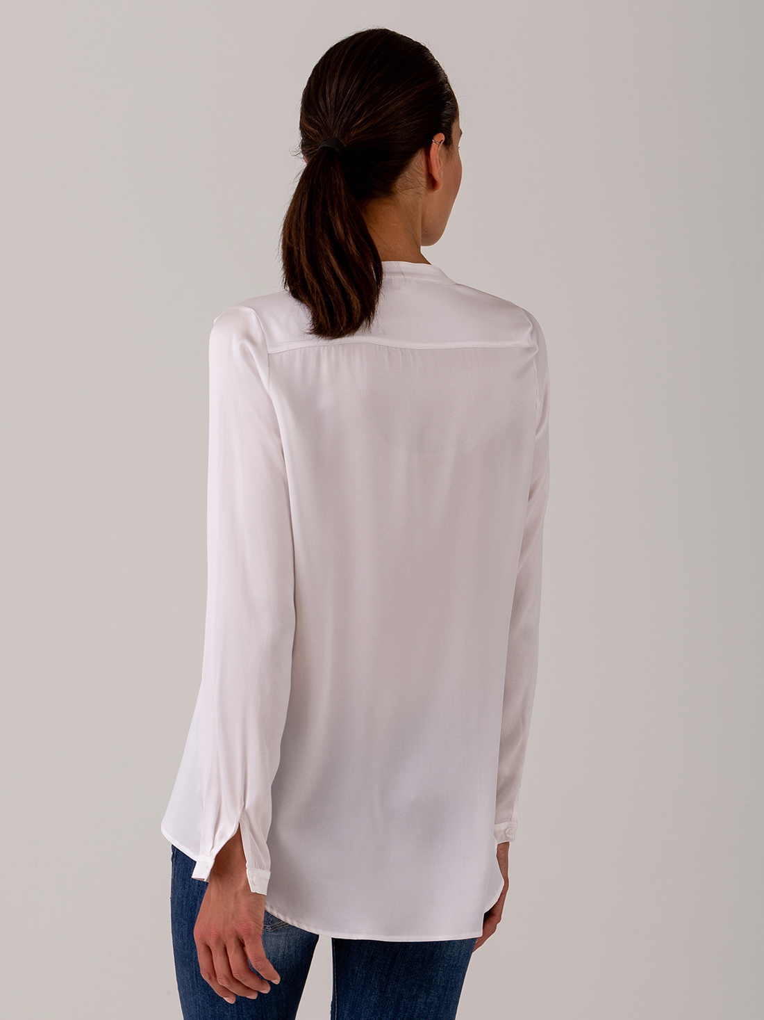 Detailansicht von Seidenbluse von DANIELS