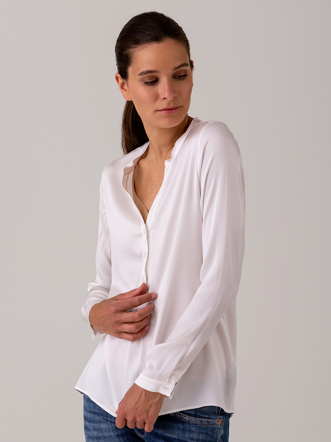 Detailansicht von Seidenbluse von DANIELS