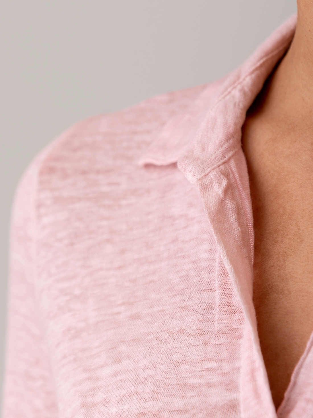 Detailansicht von Langarm-Poloshirt aus Leinen von DANIELS