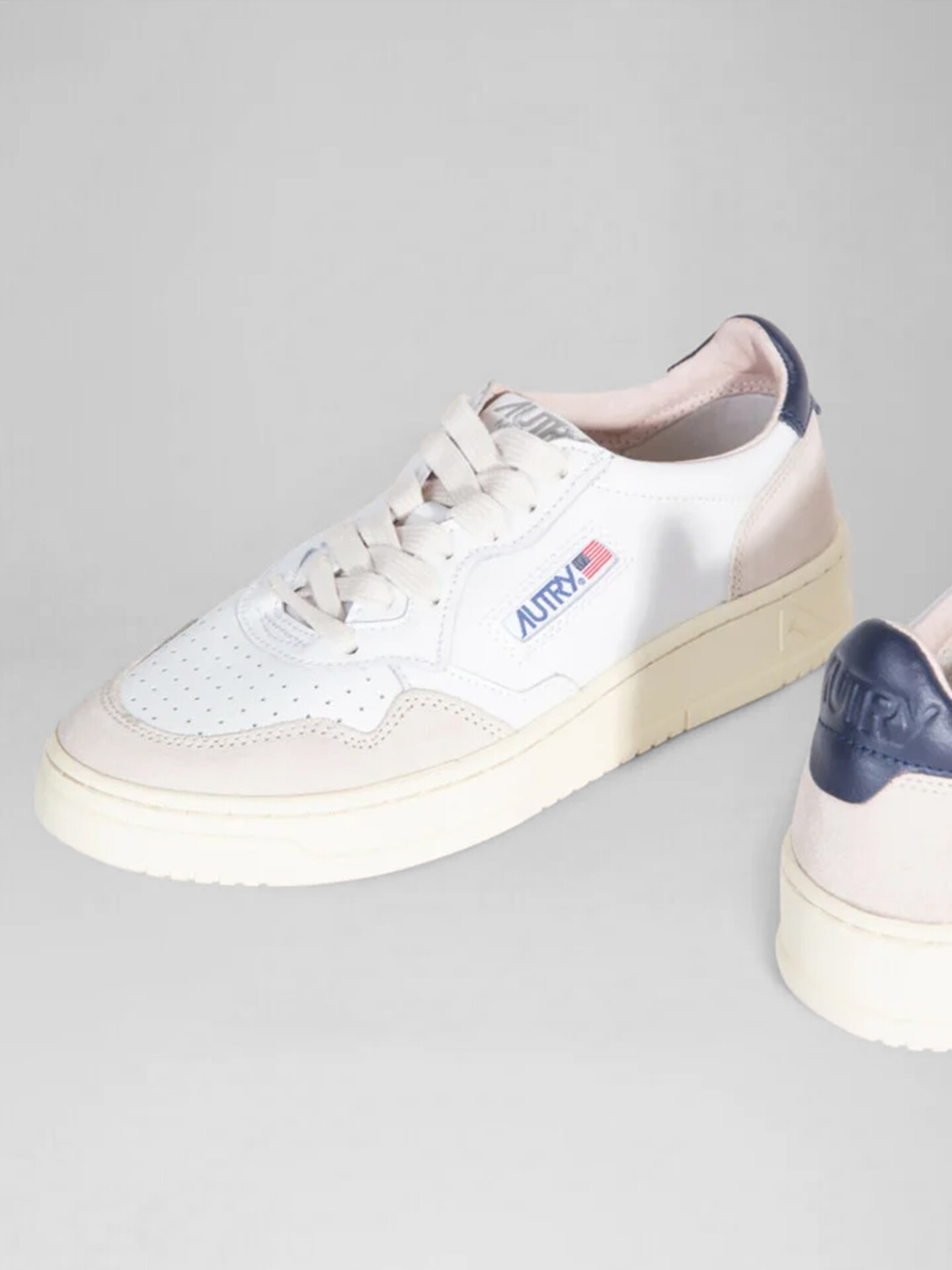 Detailansicht von Sneaker aus Leder von AUTRY