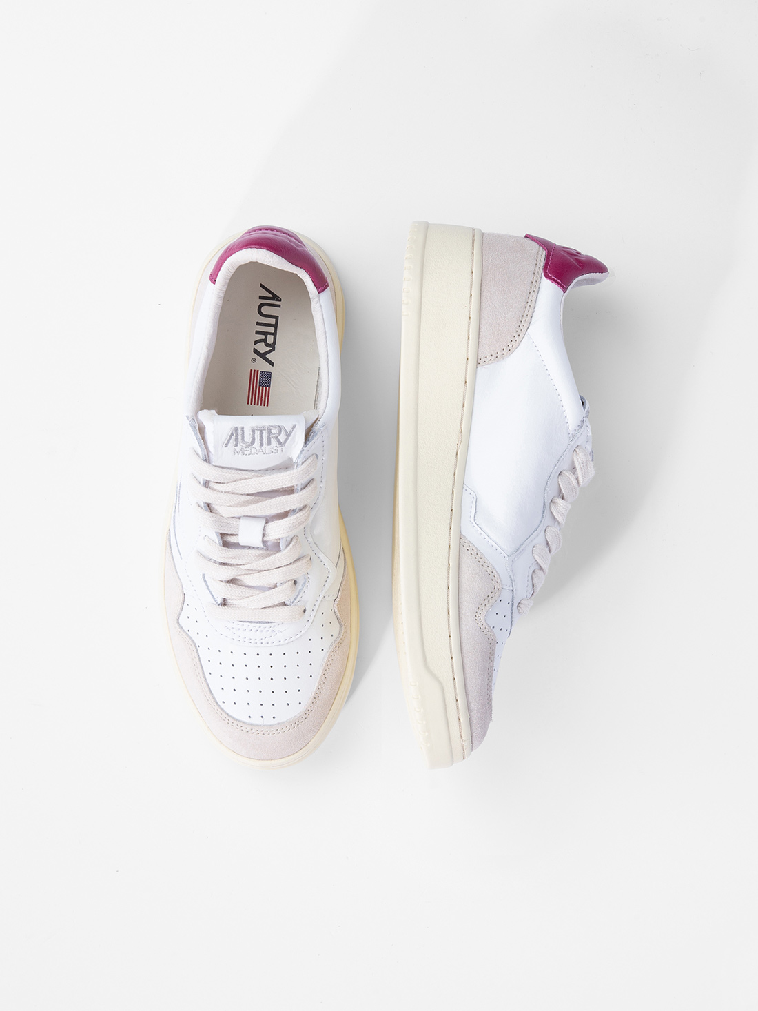 Detailansicht von Sneaker aus Leder von AUTRY